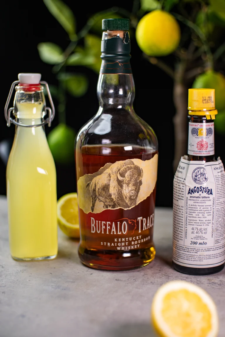 Picture of Whiskey Sour cocktail ingredients